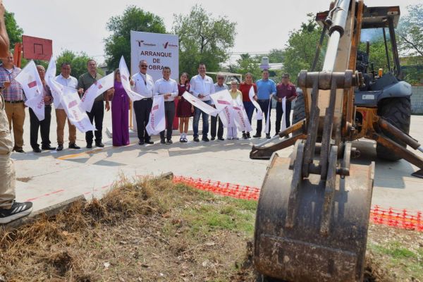 Alcalde Lalo Gattás Báez inicia obra en Secundaria Técnica 54