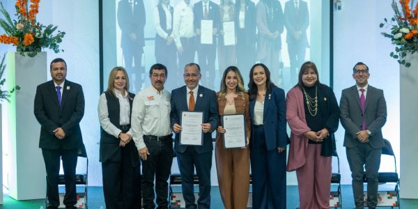 Encabeza el rector Dámaso Anaya el 59 Aniversario de la FCAV