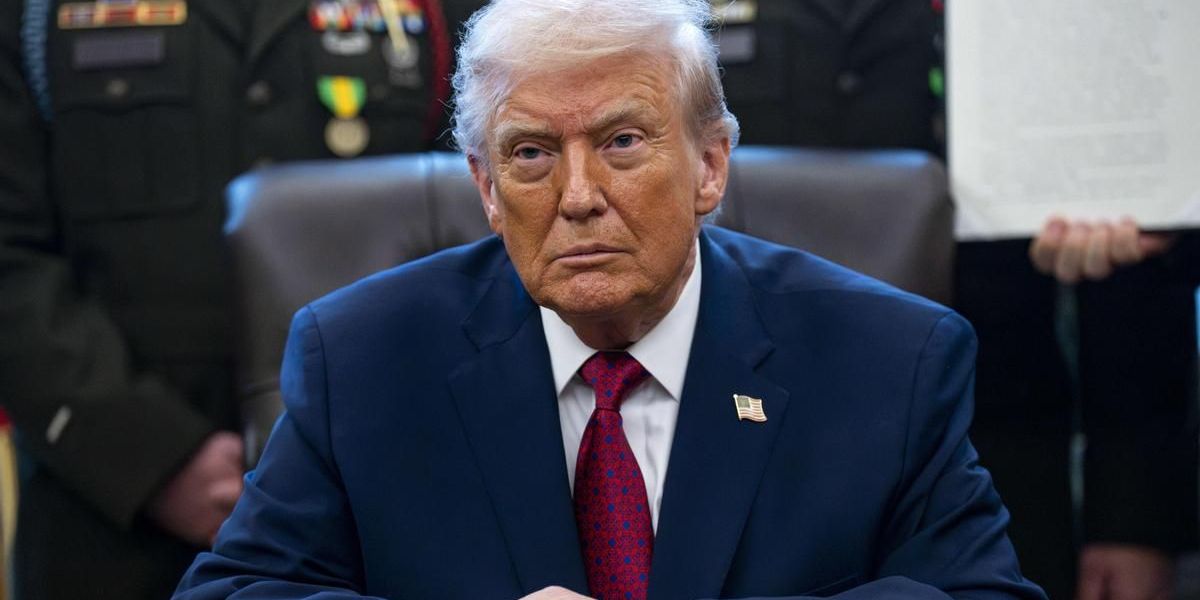 Trump firma orden ejecutiva para que el gobierno pruebe modelos de IA antes de su lanzamiento