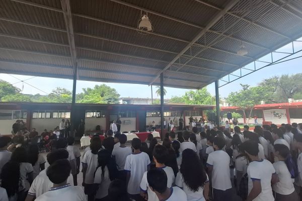 Deja violencia escolar a alumno con grave lesión