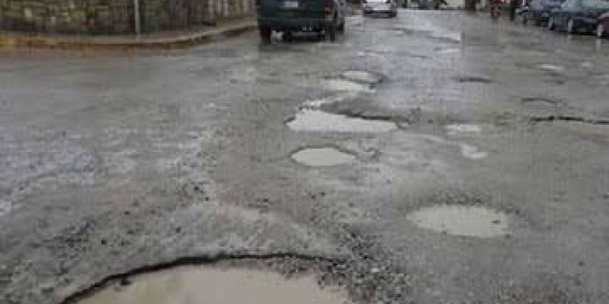 Ayuntamiento de Victoria Contrata Empresa para Tapar Baches