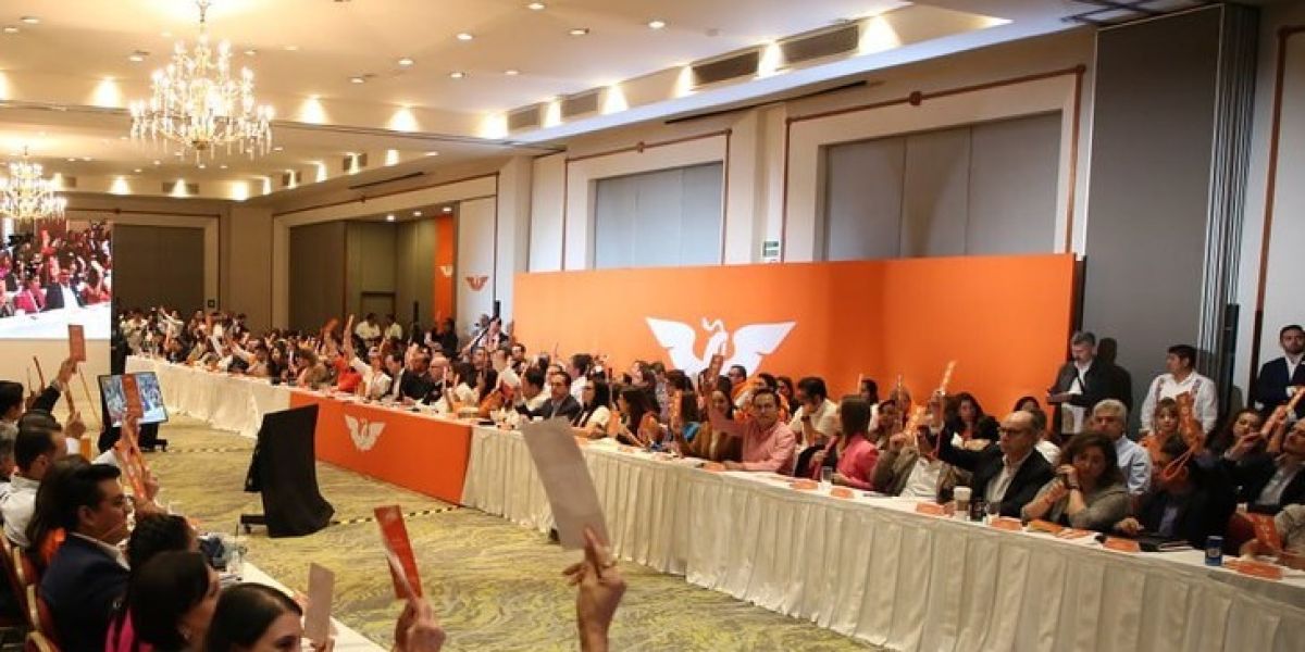 MC apoya reducción de horas laborales y aumento al SM