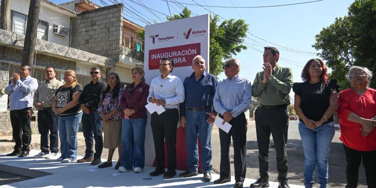 Entrega Lalo Gattás calle pavimentada a vecinos de La Libertad