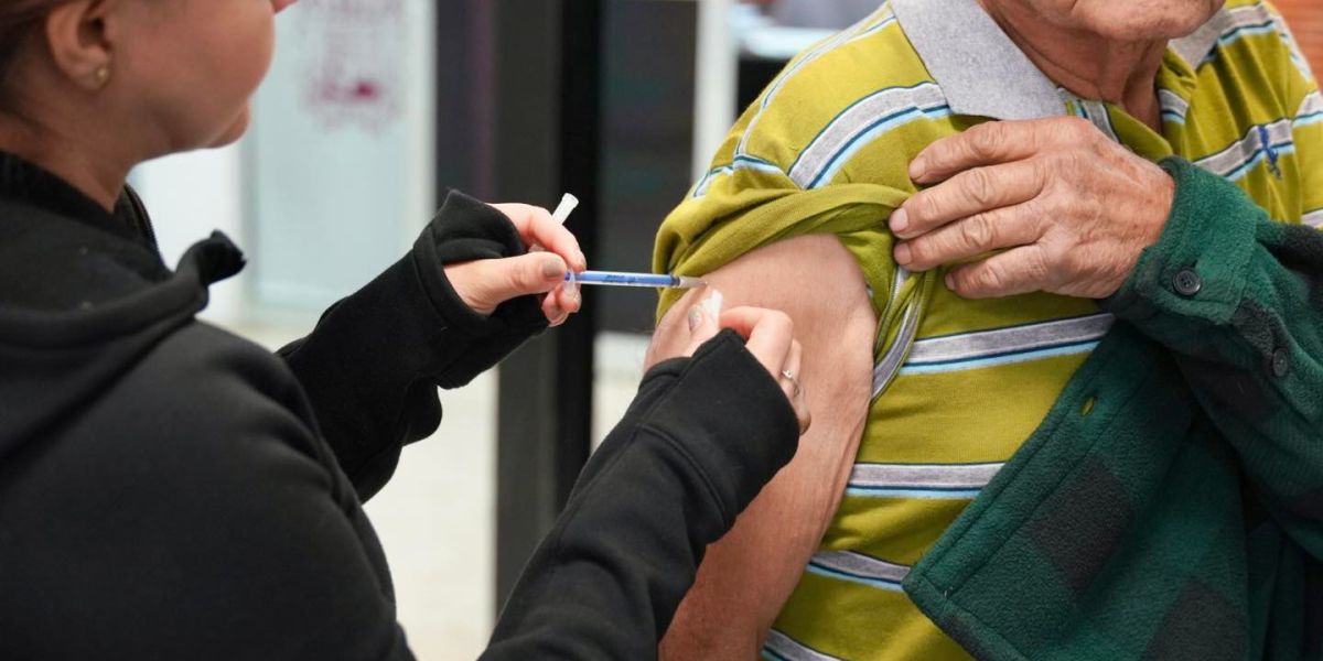Culmina con éxito jornada de vacunación municipal contra covid, influenza y neumococo