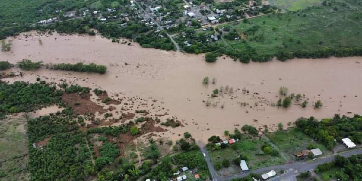 Incomunicadas aún 10 comunidades rurales y dos carreteras cerradas