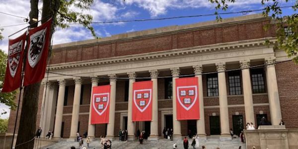 Trump se dispone a cancelar todos los fondos federales destinados a la Universidad de Harvard