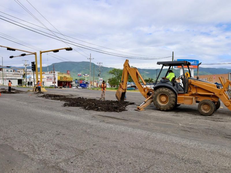 Avanza programa de bacheo en calles de la Capital