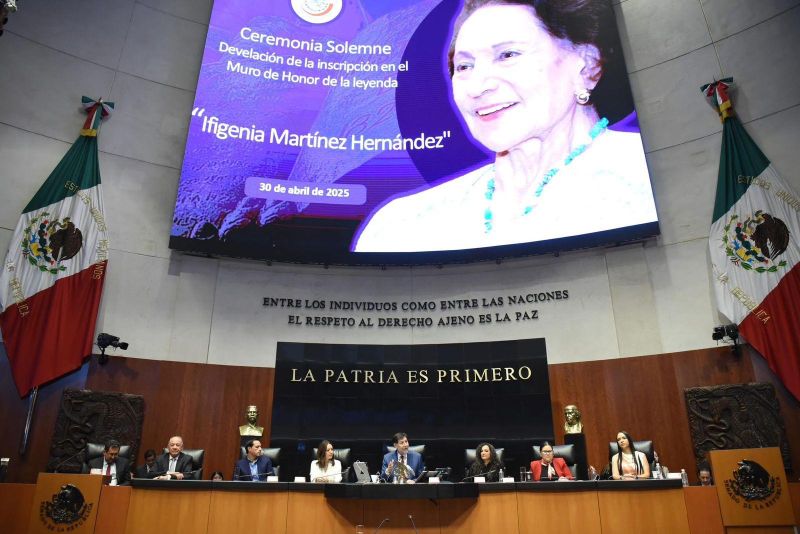 Senado inmortaliza a Ifigenia Martínez con letras doradas en el muro de honor, a propuesta de la senadora Olga Sosa