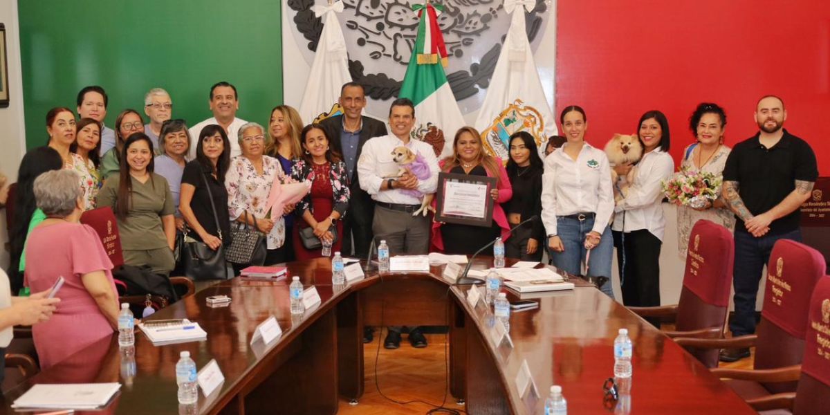 Distingue Cabildo victorense a rescatista de animales