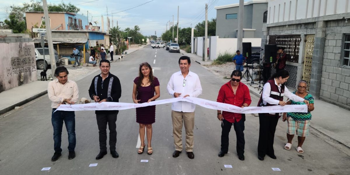 Alcalde Mario Lopez sigue cumpliendo compromisos; entrega nuevas obras de pavimetación en colonias populares