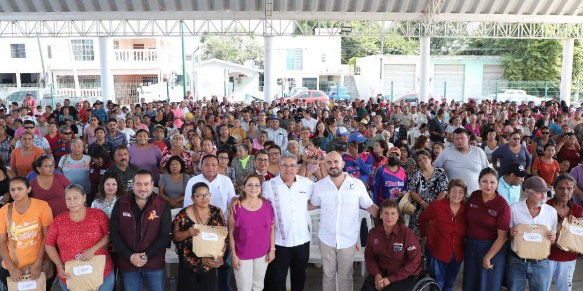 Alcalde de Altamira entrega apoyo alimentario a familias vulnerables