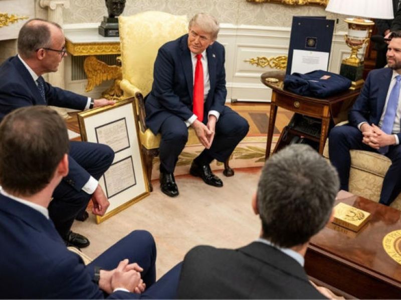 Donald Trump recibe el certificado de nacimiento de su abuelo: era inmigrante en EU