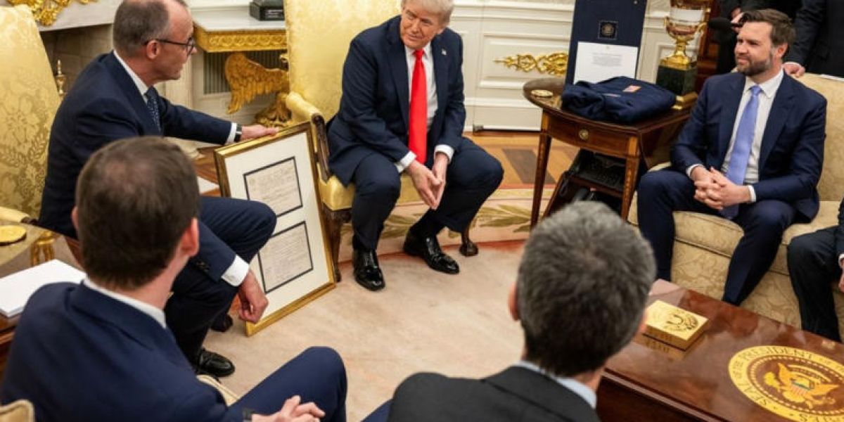 Donald Trump recibe el certificado de nacimiento de su abuelo: era inmigrante en EU