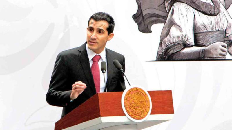 Apapachan a Rommel Pacheco y a su familia con millonarios contratos; desde cubrebocas hasta impermeabilización de inmuebles