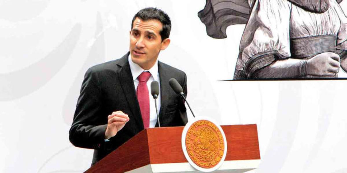 Apapachan a Rommel Pacheco y a su familia con millonarios contratos; desde cubrebocas hasta impermeabilización de inmuebles