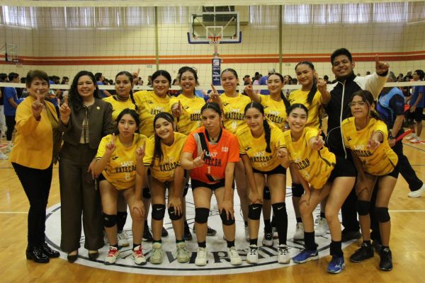 Campeones en voleibol Abejas y Búhos en interfacultades