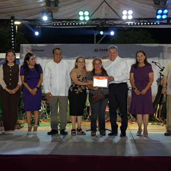 Reconoce Armando Martínez a maestros altamirenses con emotivo festejo