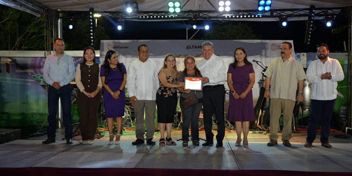 Reconoce Armando Martínez a maestros altamirenses con emotivo festejo