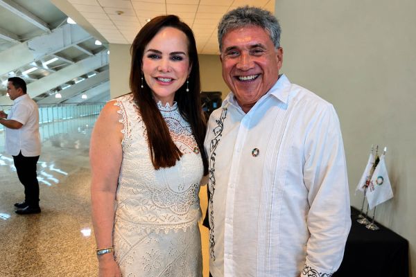 Impulsa Armando Martínez oportunidades laborales en el sector aduanero