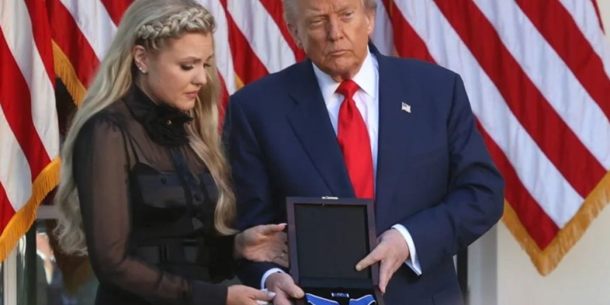 Trump entrega Medalla Presidencial de la Libertad a Charlie Kirk