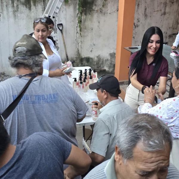 Astrid Sontoya fortalece el diálogo con vecinos de la colonia Ladrillera