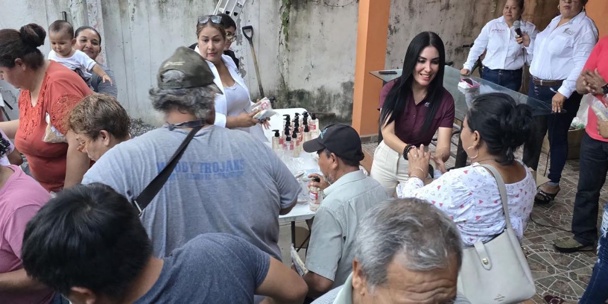 Astrid Sontoya fortalece el diálogo con vecinos de la colonia Ladrillera