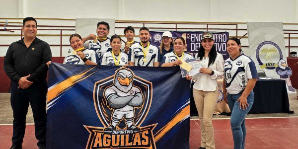 Regidora Astrid Sontoya refrenda su compromiso con el deporte en evento de la UDE