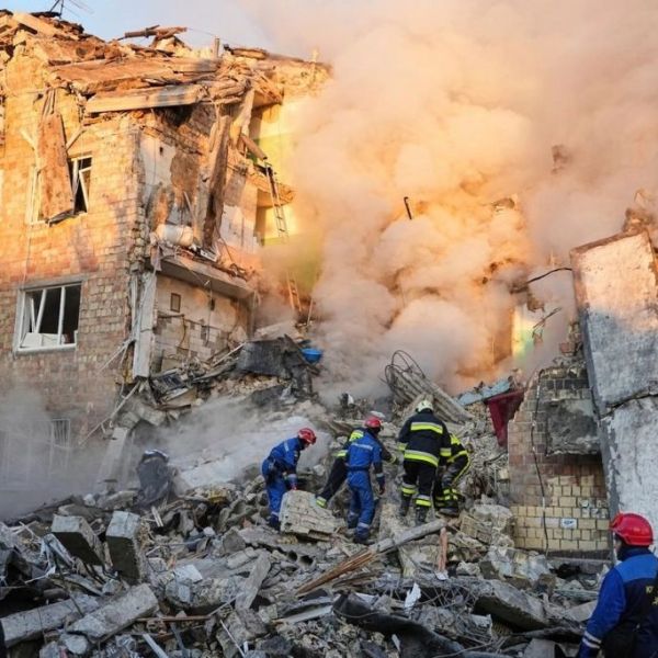 Devastador ataque ruso con drones y misiles sacude a Kiev