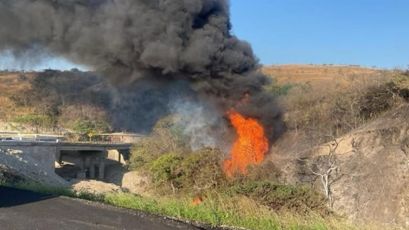 PEMEX mal… y de malas: Explota ducto y mueren 3