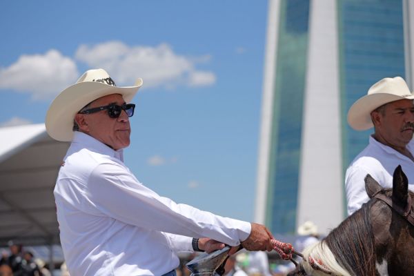 Refuerza Armando Martínez sinergia con gobernador Américo Villarreal en la “Cabalgata de la Unidad”