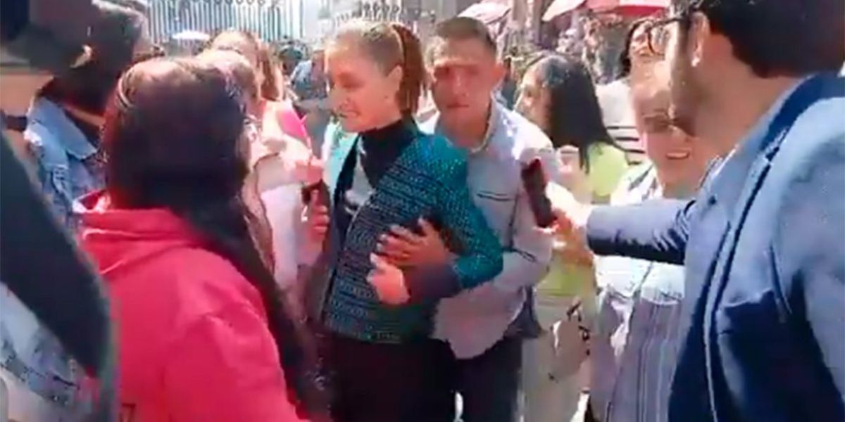 Sujeto intenta abrazar y besar a Claudia Sheinbaum en pleno Centro Histórico