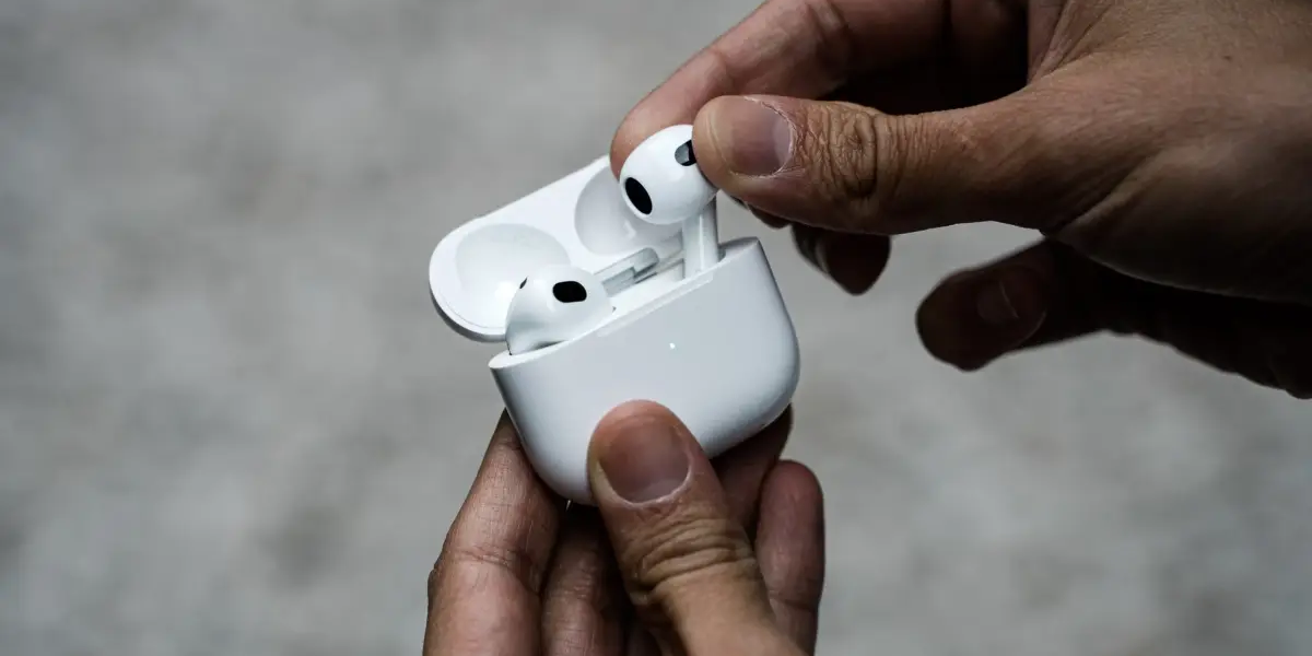 Si tienes unos AirPods no debes perderte el WWDS 2025: Apple anunciará novedades