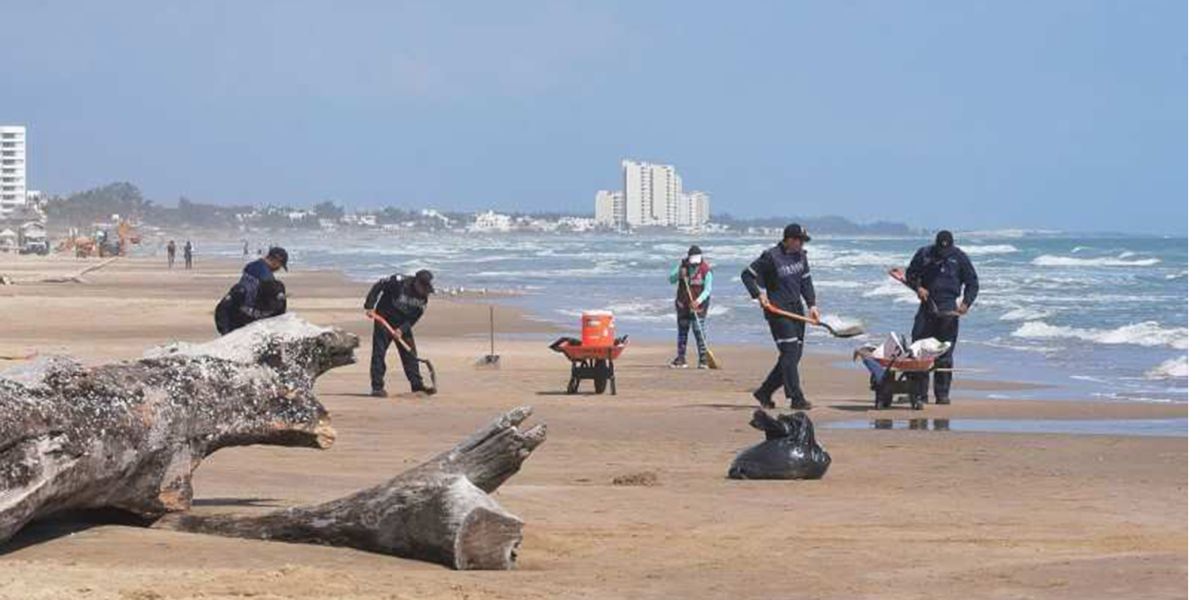 Alertan por derrame de petróleo en Playa Miramar 