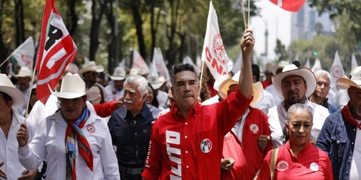 ‘Alito’ y el PRI marchan en CDMX: ‘No estás solo’, gritan simpatizantes