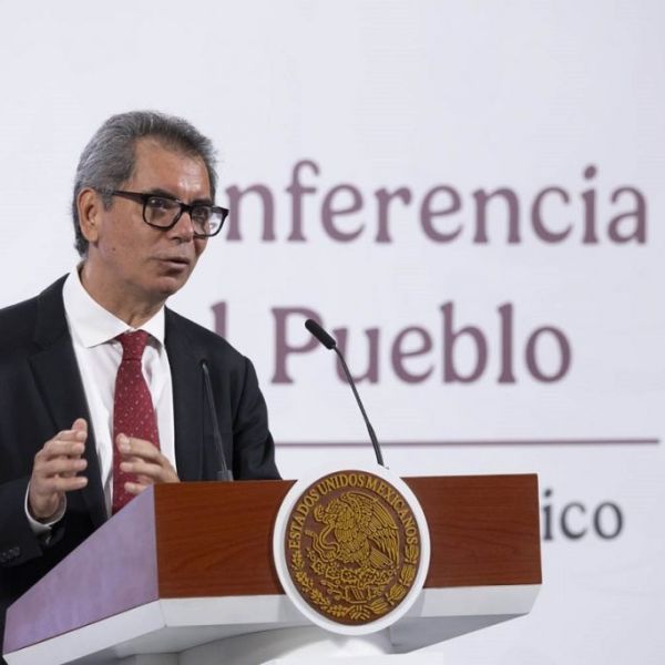 Neoliberales endeudaron a PEMEX