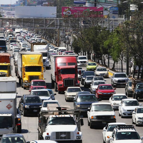 Anuncian transportistas paro indefinido 