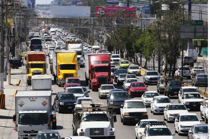 Anuncian transportistas paro indefinido 