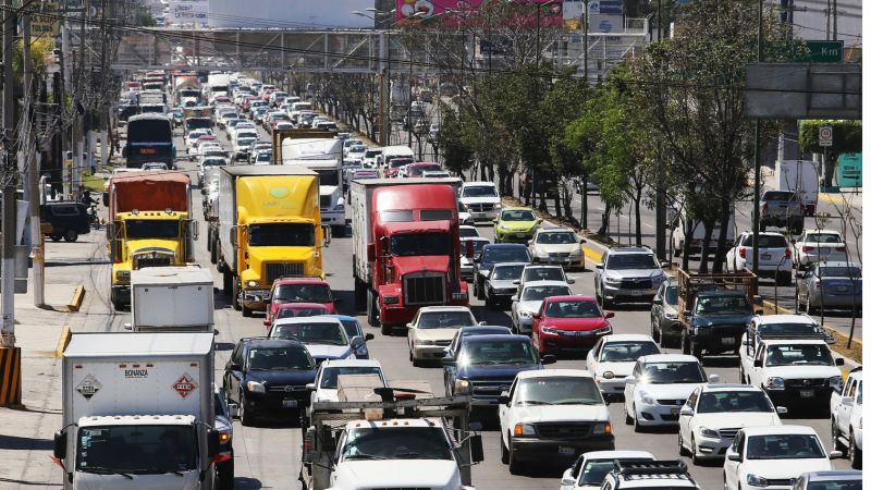 Anuncian transportistas paro indefinido 
