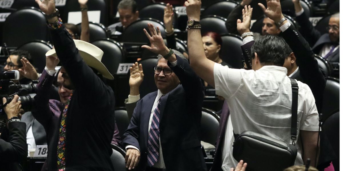 Pide Morena posponer discusión de reforma sobre injerencia extranjera