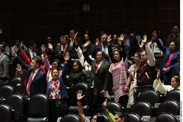 Legisladores de MC y Morena protagonizan riña