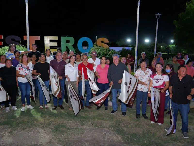 Transforma Armando Martínez la zona rural con alumbrado solar autónomo