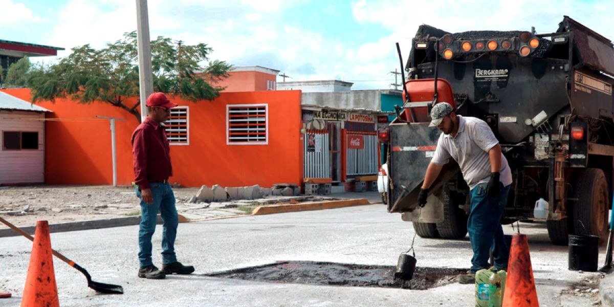 Continúa la tarea de bacheo y mantenimiento de las vialidades de Matamoros