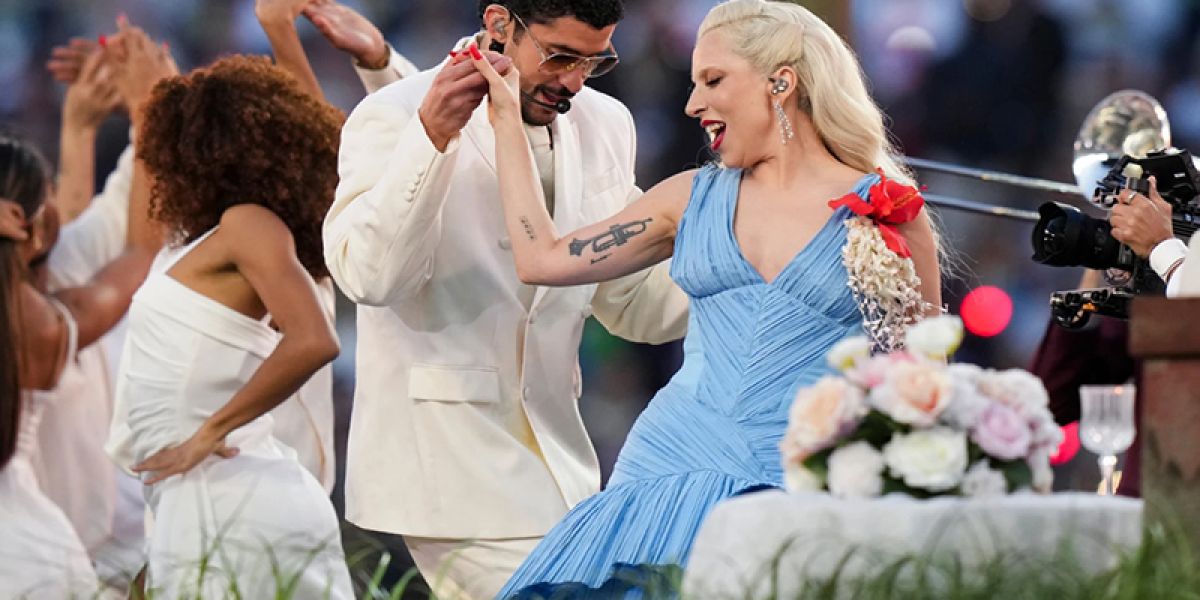 Bad Bunny realiza su histórico show del medio tiempo 