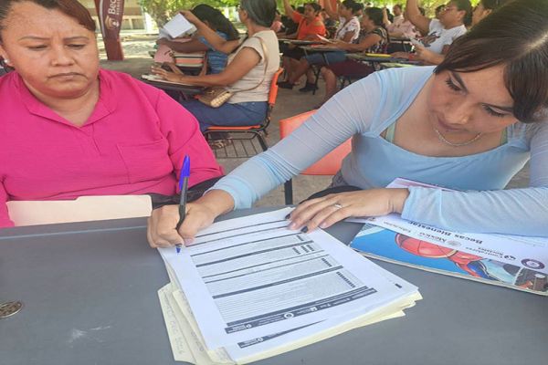 Revelan calendario para entrega de tarjetas de la Beca Rita Cetina