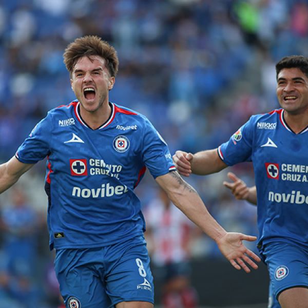 Mantiene Cruz Azul el superliderato al golear a San Luis 3 -0