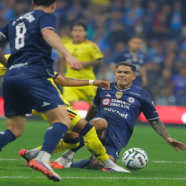 Vence Cruz Azul a América en el clásico joven 4 goles a 3