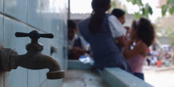 Calor y la falta de agua cerrarían 214 escuelas