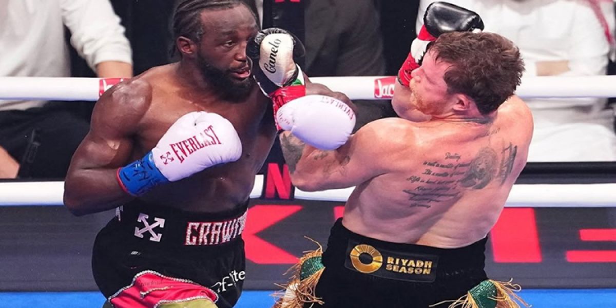 Sorprende Terrence Crawford a Canelo Alvarez y le arrebata los títulos