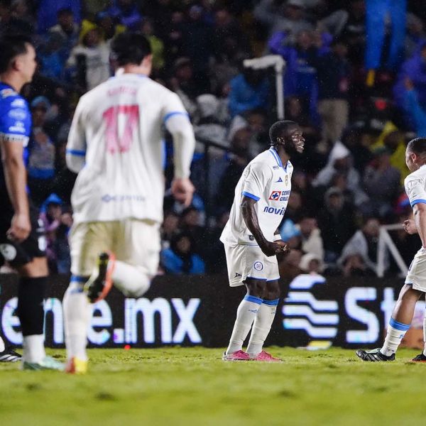 Alcanza Cruz Azul subliderato al vencer al Querétaro por 3 goles a 1