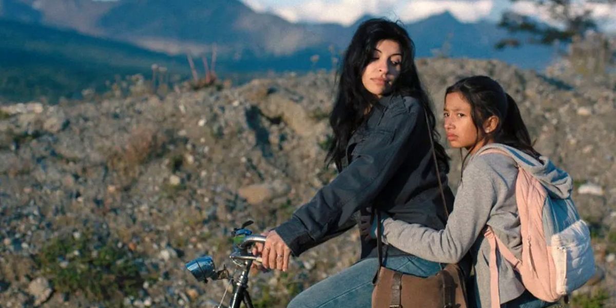 ‘Risa y la cabina del viento’, Cazzu en  una difícil combinación de poesía y realismo